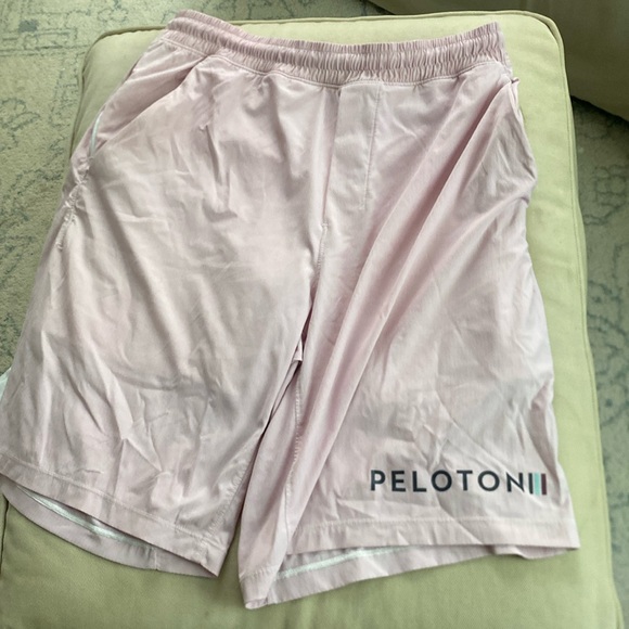Pink Lululemon / Peloton 9" Pacebreaker Short - Lined - Picture 1 of 3